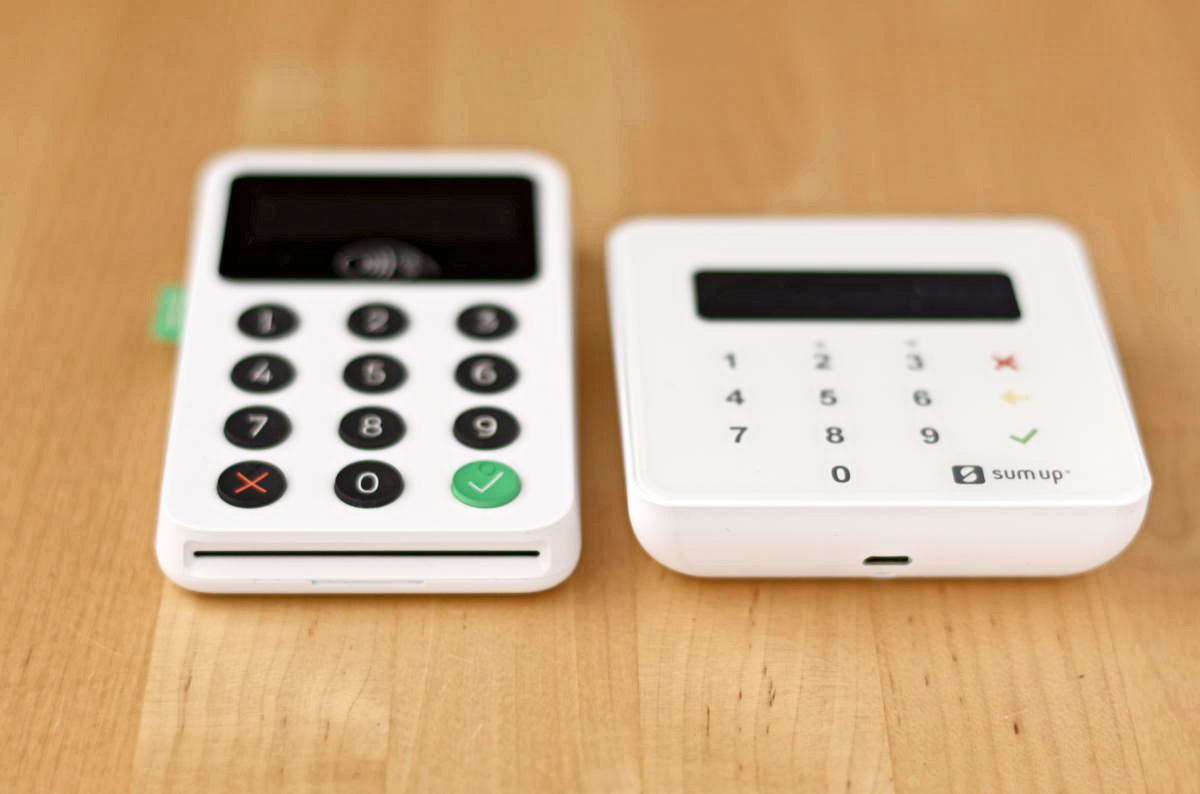 iZettle Reader 2 et SumUp Air iZettle Reader 2 et SumUp Air, vue de la face inférieure