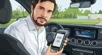 Image d'un chauffeur de taxi présentant un terminal de paiement