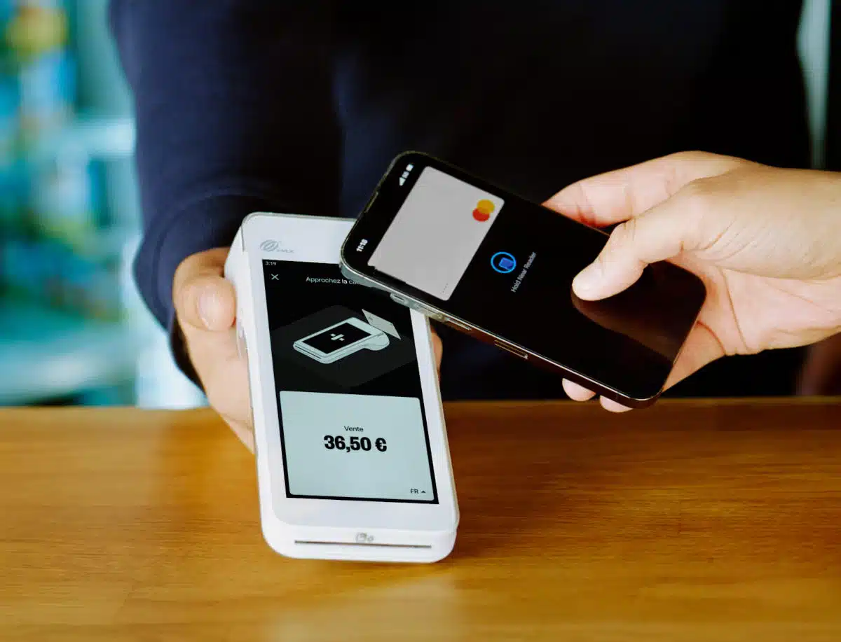 Paiement avec un smartphone et un TPE Flatpay