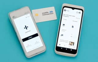 Terminaux de Flatpay et SumUp et carte Mobile Transaction au milieu